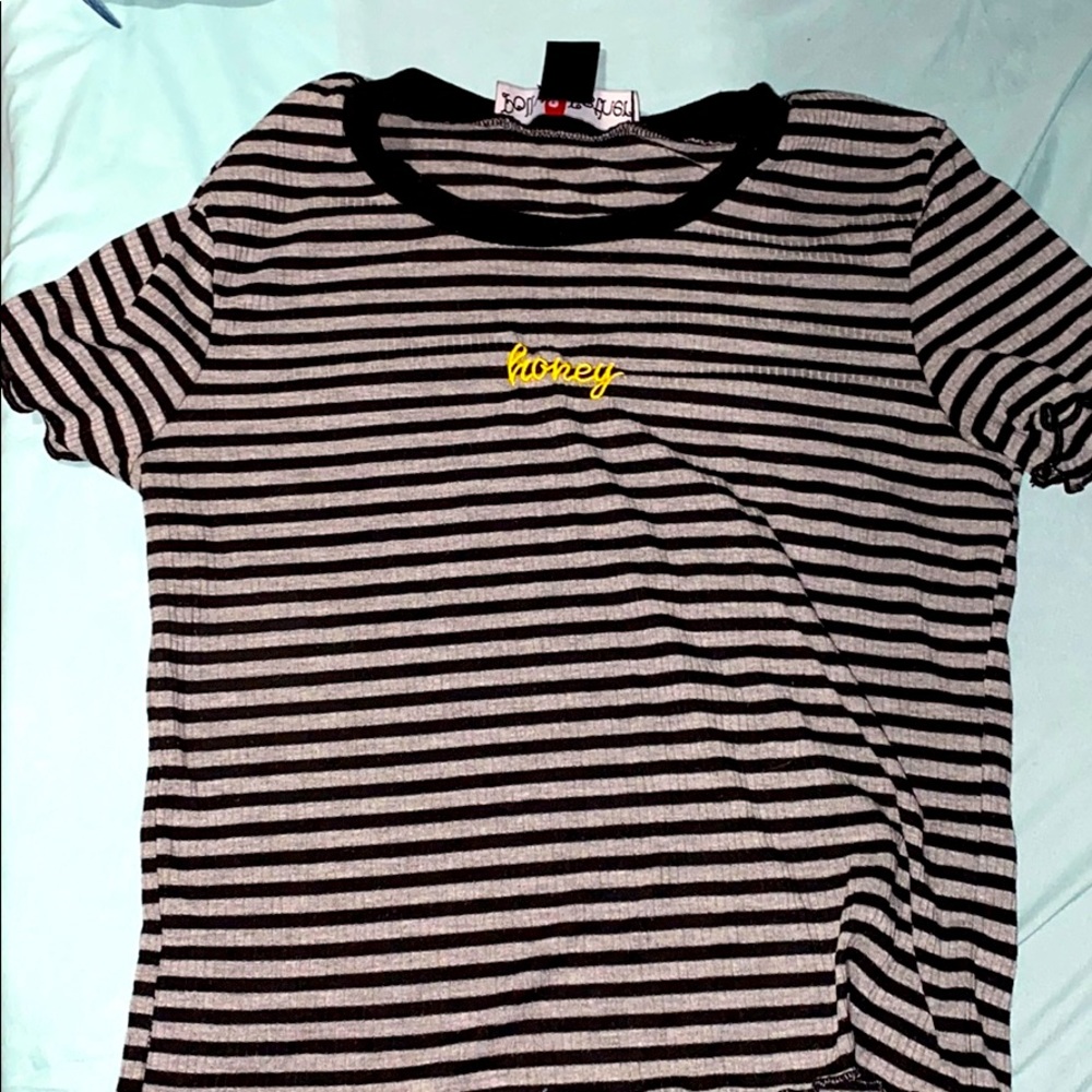 Black and Grey lettuce trim cropped tee.